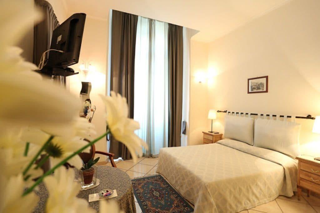 Bovio Suite Naples Room photo