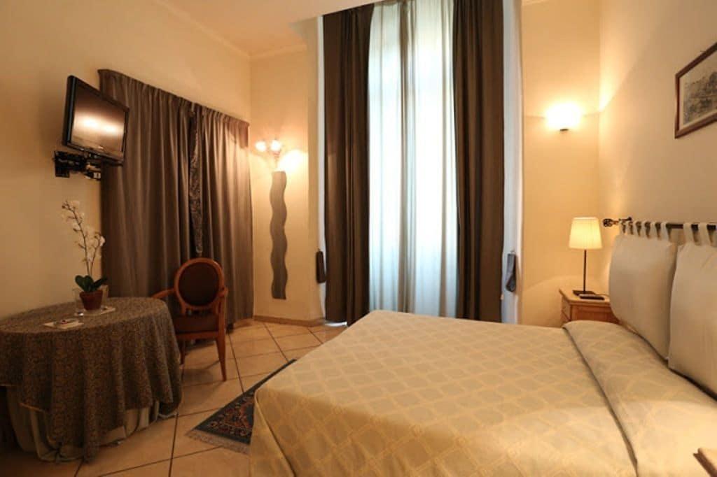 Bovio Suite Naples Room photo