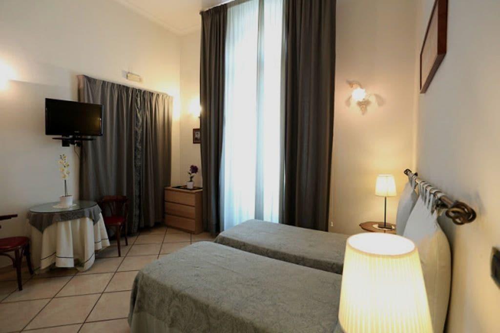 Bovio Suite Naples Room photo